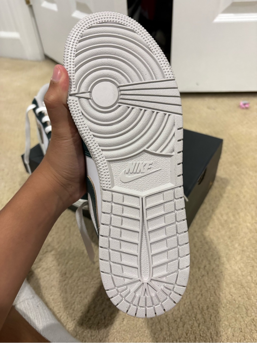 Jordan 1 low Se - Picture 3 of 4